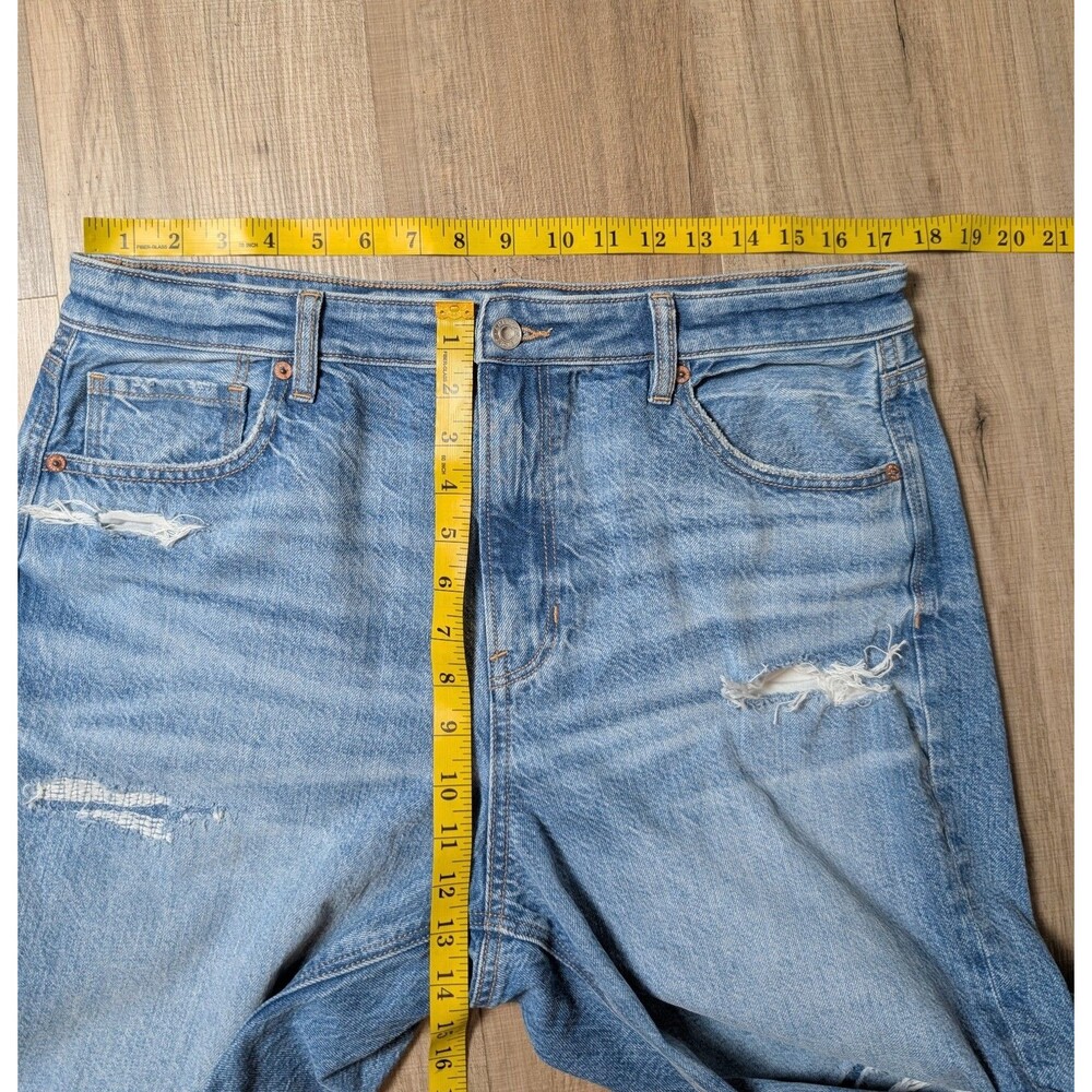 American Eagle Size 14 Mom Jean Ripped Distressed Medium Wash 90s Grunge Indie - Picture 7 of 8